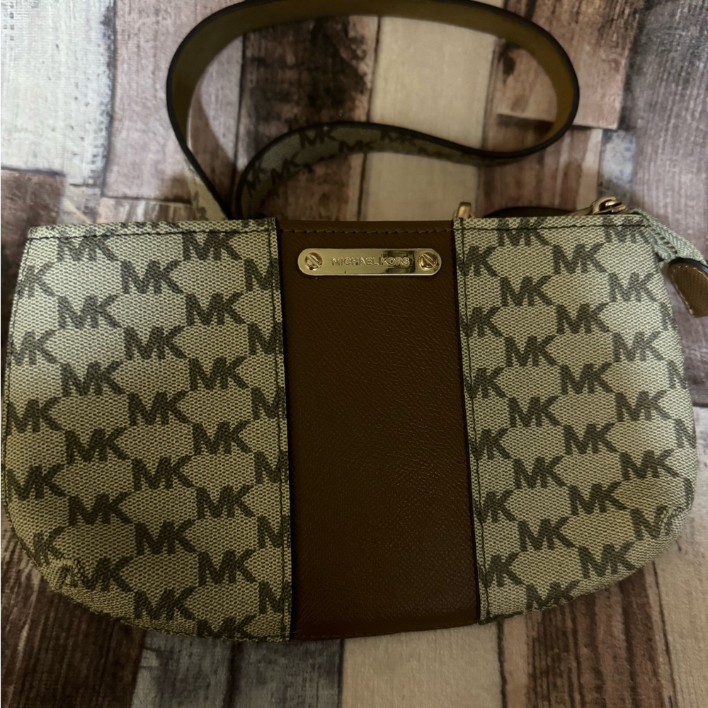Micheal kors fanny pack